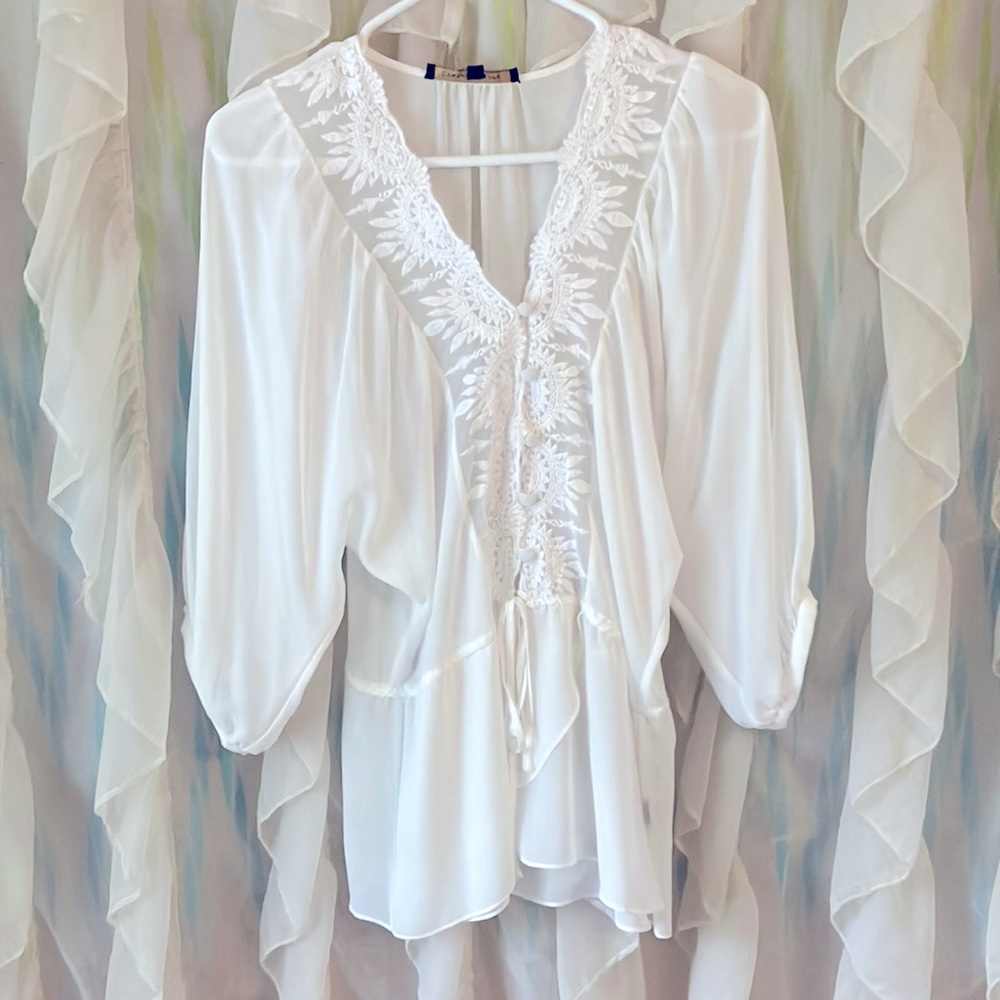 White Sheer CYNTHIA STEFFE Size: Small Blouse